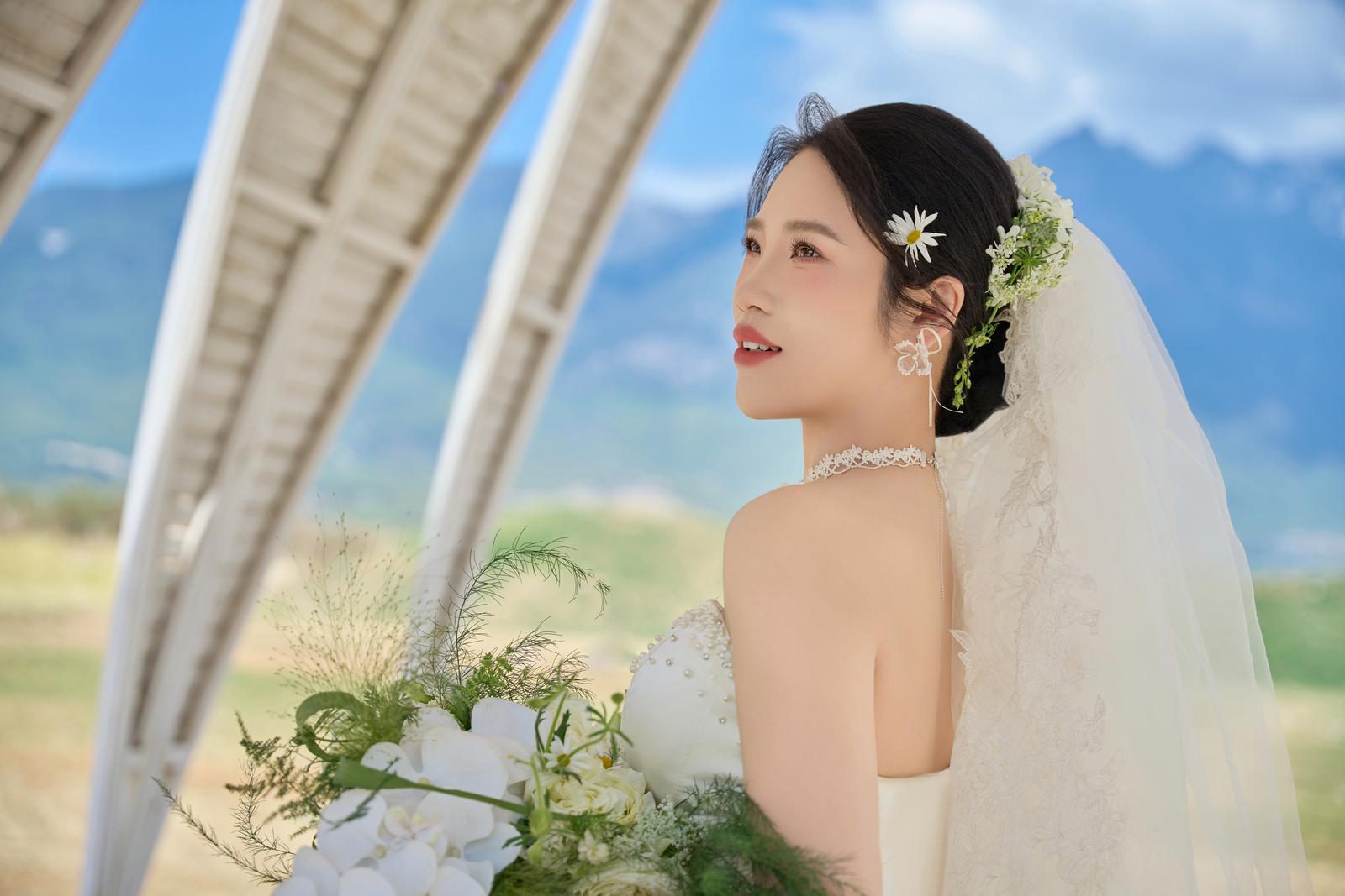 新娘单人婚纱